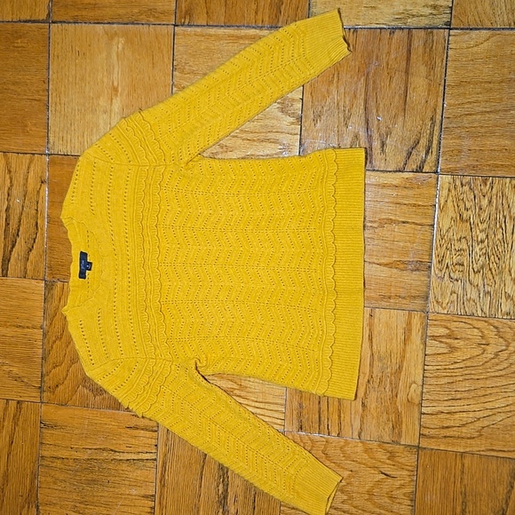 J.Crew Yellow Knit Sweater Womens Soft Lightweight Pullover Womens Small - Picture 4 of 11